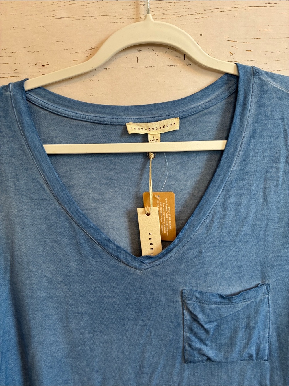 Jane & Delancey Blue V Neck Lightweight T-Shirt, size L, NWT - Picture 3 of 10